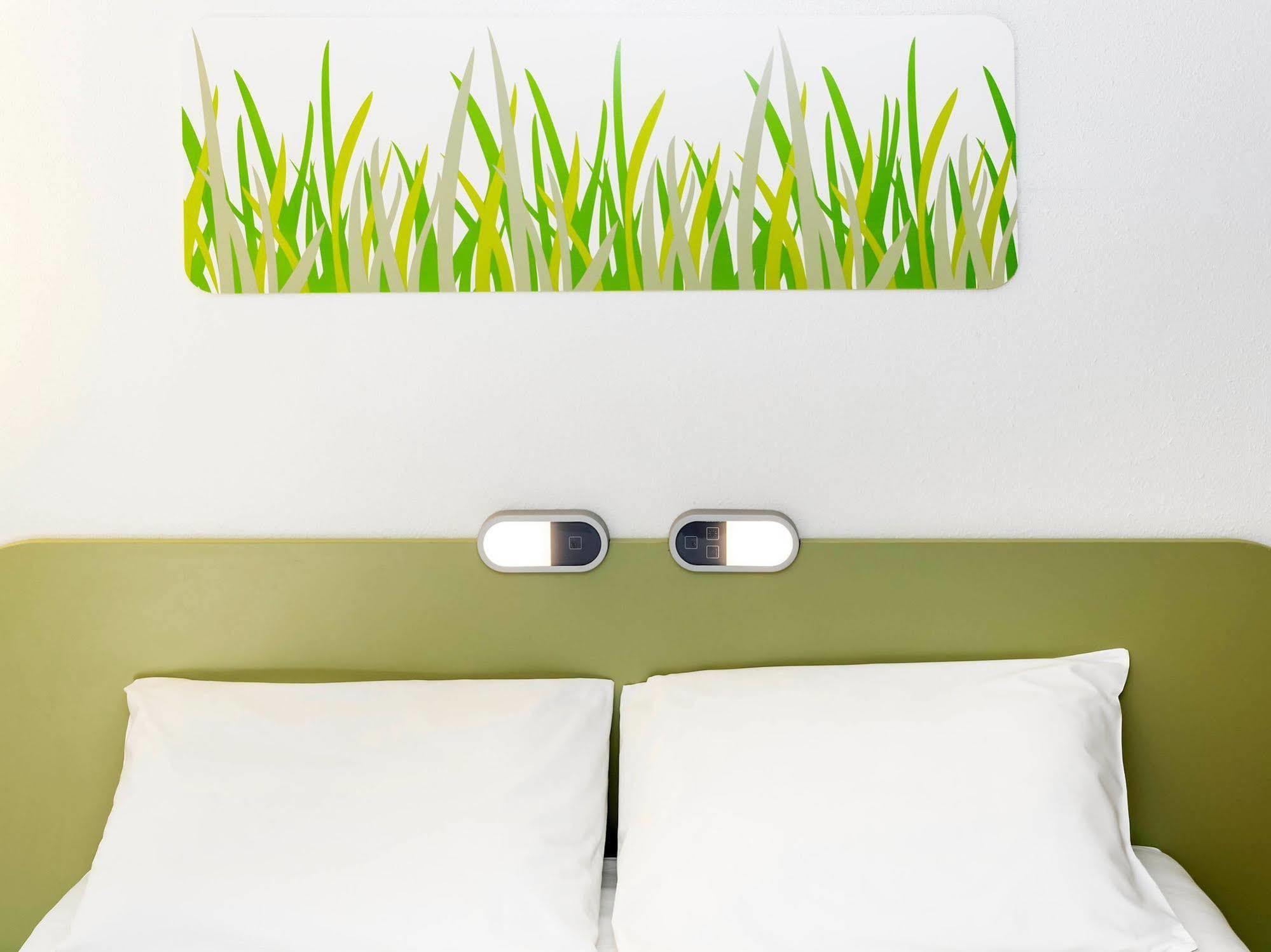 Ibis Budget Lorient Caudan Екстериор снимка